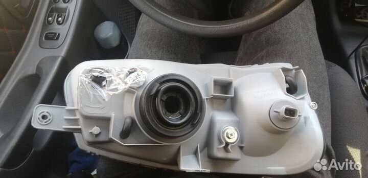 Передняя левая фара hyundai accent