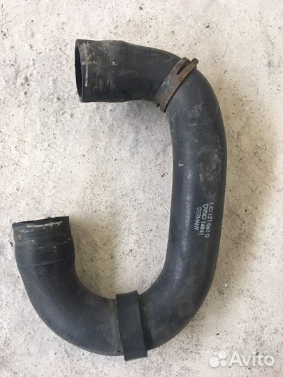 Патрубок системы охлаждения Skoda Octavia A4(2086)