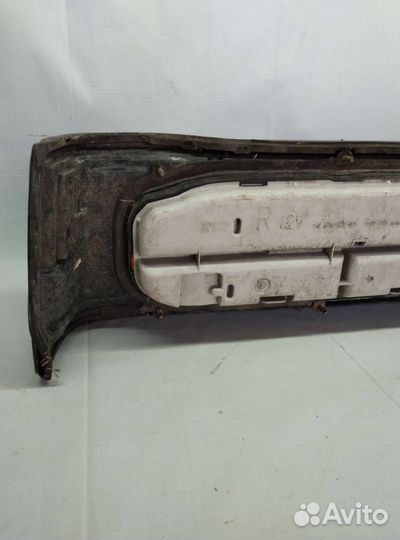 Стоп сигнал правый Nissan Bluebird U11