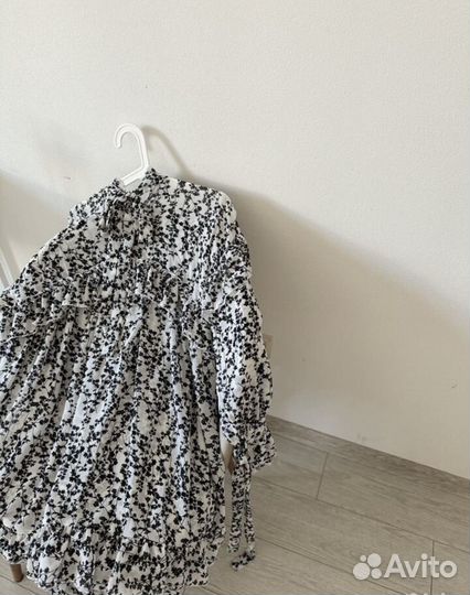 Платье с рюшами