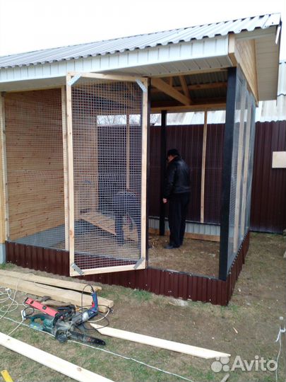 Бригада строителей. Кровля. Фундамент