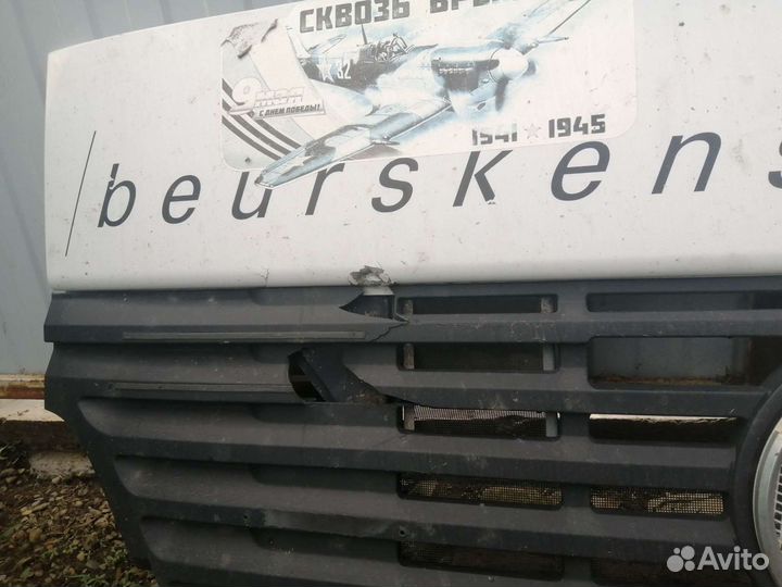 Капот на мерседес актрос