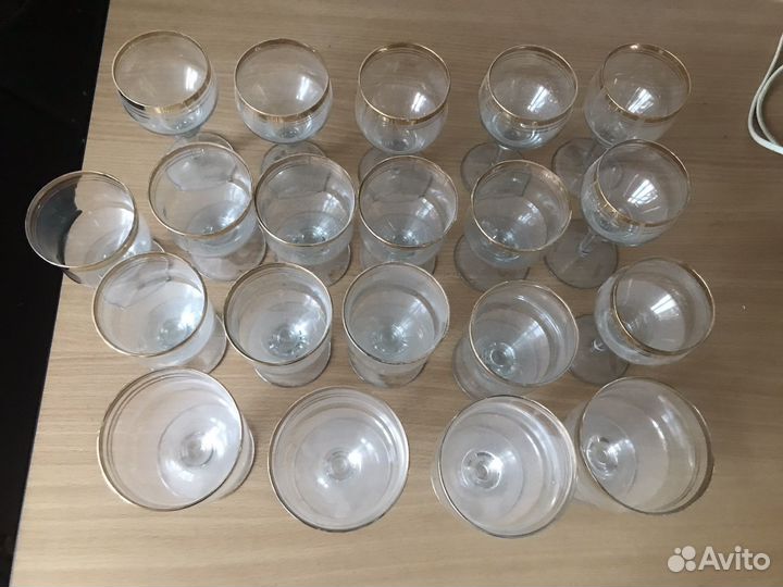 Набор бокалов и рюмок