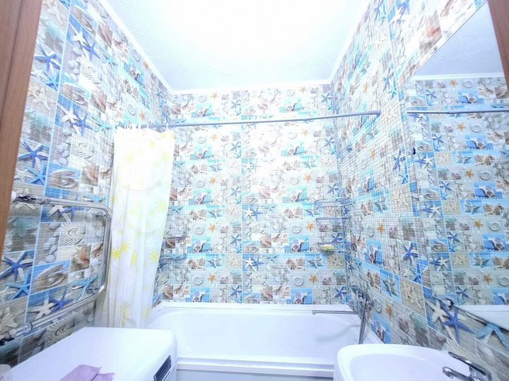 2-к. квартира, 56 м², 2/3 эт.