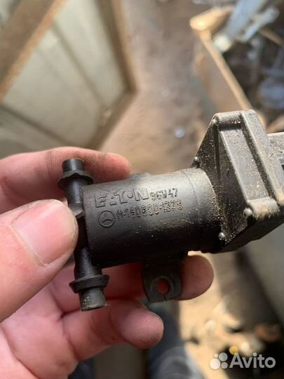 Клапан вакуумный mercedes W140 C140