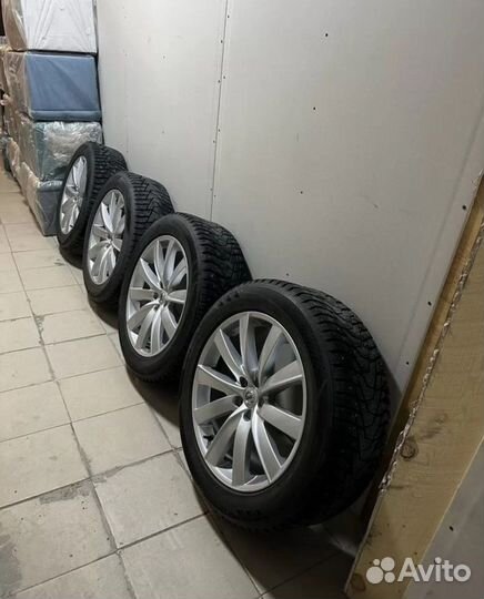 Зимние оригинальные колеса Volvo XC90 235/55/R19