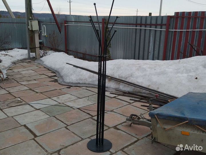 Вешалка напольная кованная