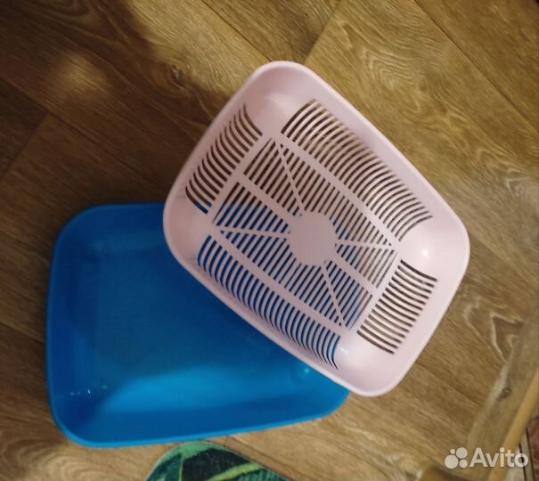 Лоток для кошек и мелких собак, а также ошейник