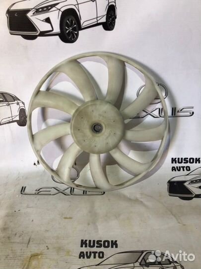 Вентилятор охлаждения радиатора передний правый