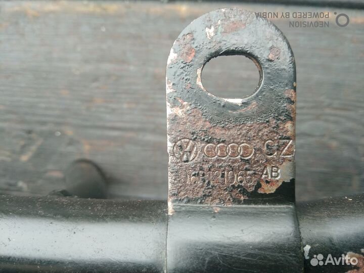 Трубка системы охлаждения Ауди А4 Б7 1.8 BFB