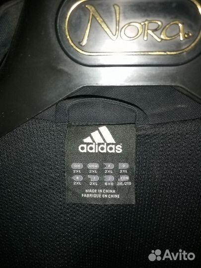 Лёгкая мужская куртка adidas