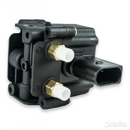 Блок клапанов пневмоподвески BMW X5 (E70/E61) 06-1