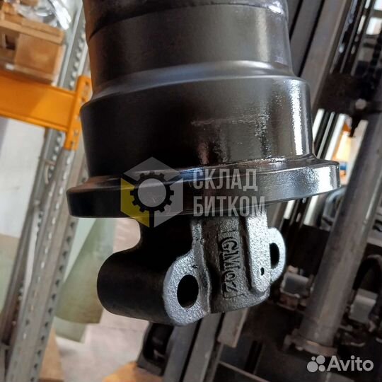 Каток опорный Hitachi ZX330