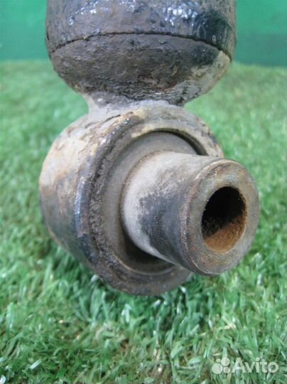 Стойка амортизатора задняя Toyota Auris E18 2015