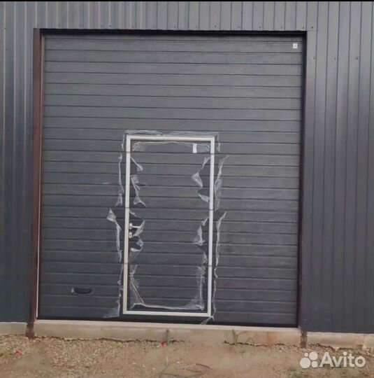 Ворота секционные подъемные