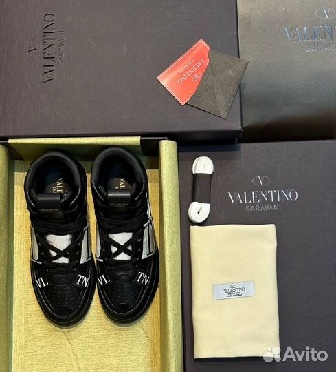 Кроссовки valentino высокие