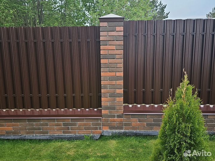 Кирпич лицевой пустотелый красный Ультра рустик