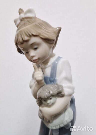 Фарфоровая статуэтка NAO Lladr Испании