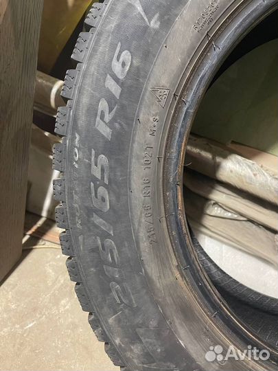 Pirelli Ice Zero 215/65 R16 102T