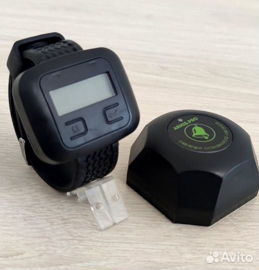 Кнопка вызова персонала официанта Бургер и часы