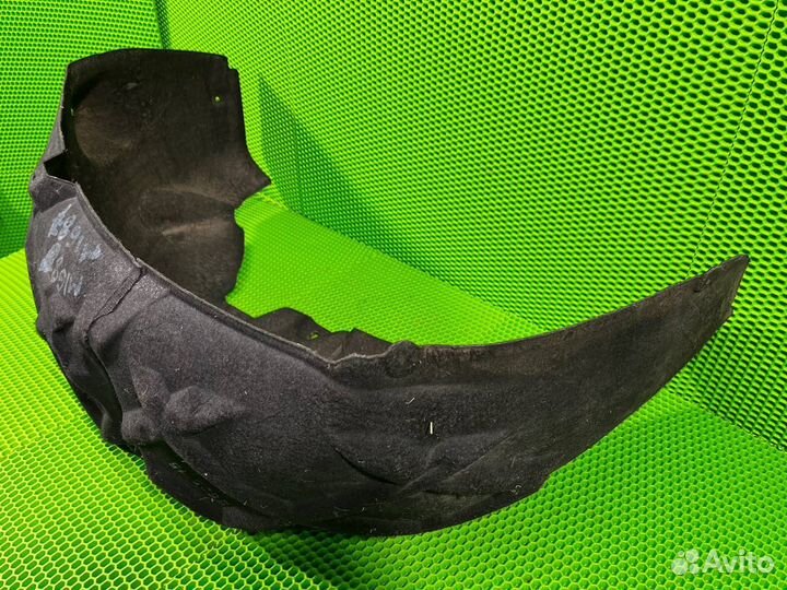 Подкрылок (локер) задний правый Volkswagen Touareg