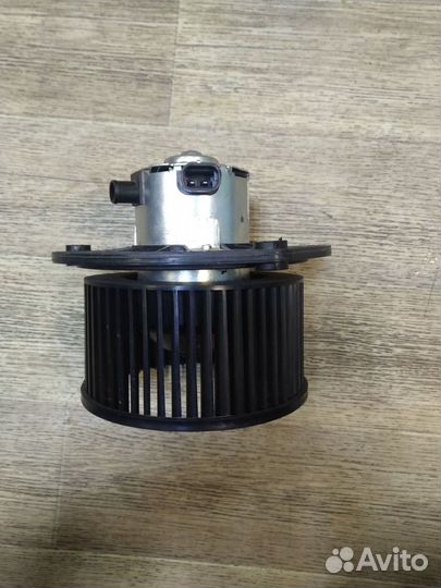 Мотор отопителя с крыльчаткой LADA Kalina