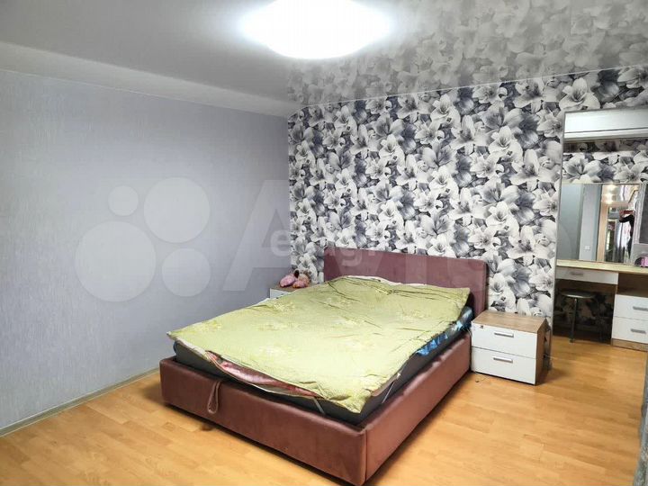 Дом 184 м² на участке 2,5 сот.