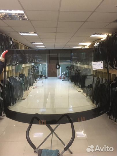 Лобовое стекло на Audi Q7