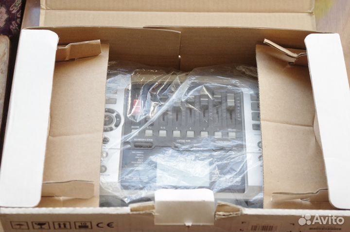 Портастудия - рекордер и эффектор zoom MTR MRS-8