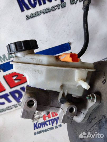 Вакуум с главным тормозным цилиндром Nissan Almera