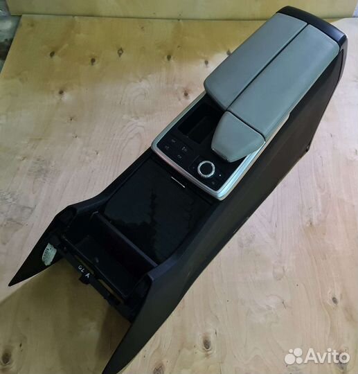 Центральный подлокотник Mercedes GL166