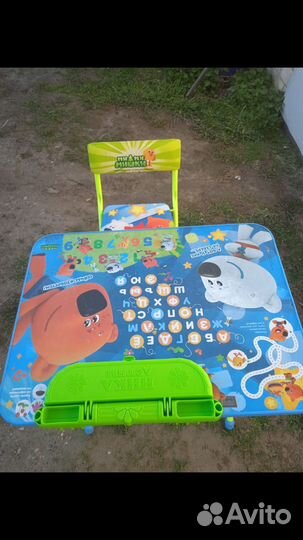 Стол с мягким стульчиком