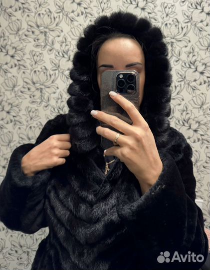 Шуба из мутона с норкой