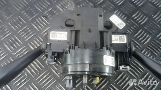 Переключатель поворотов и дворников (стрекоза) volkswagen jetta 5 (1GM03Q801)