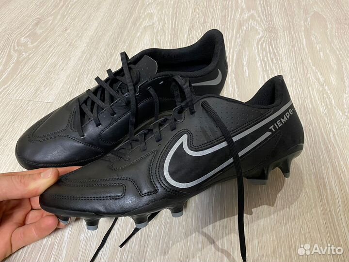 Футбольные бутсы