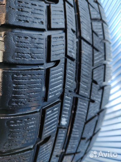 Yokohama Ice Guard IG50 215/65 R16 98