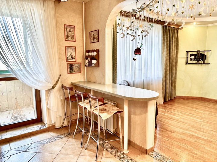 4-к. квартира, 133 м², 11/14 эт.