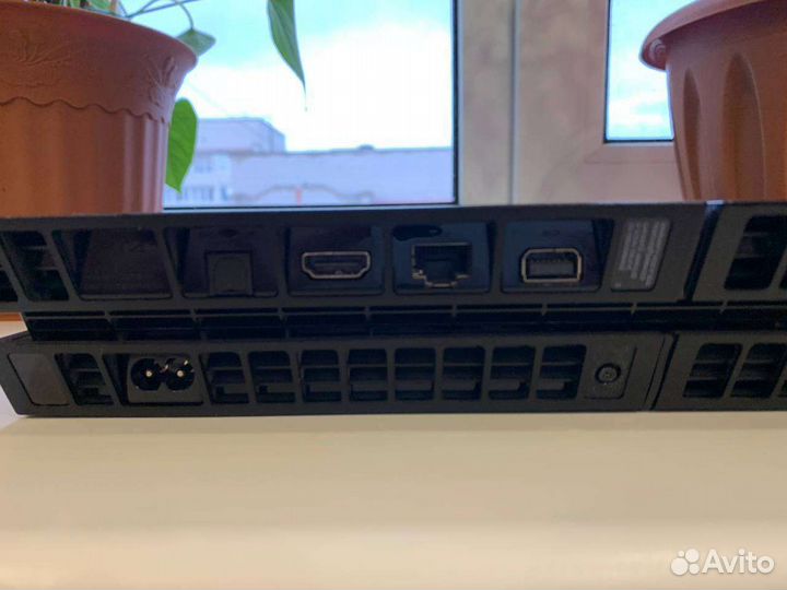 Игровая приставка ps4