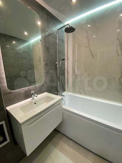 2-к. квартира, 56 м², 2/9 эт.