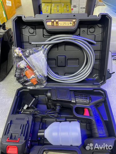 Мини авто мойка автомобиля