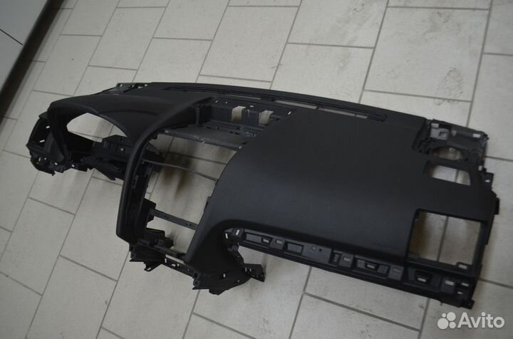 Торпедо панель приборов Субару Форестер