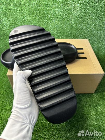 Тапочки adidas yeezy slide