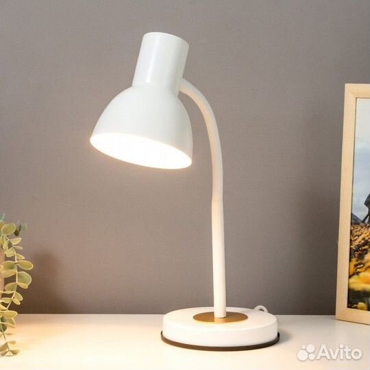 Настольная лампа 'Чарли' 1х40Вт Е27 белый 18х15,5х