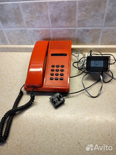 Телефон с автоматич. определителем номера