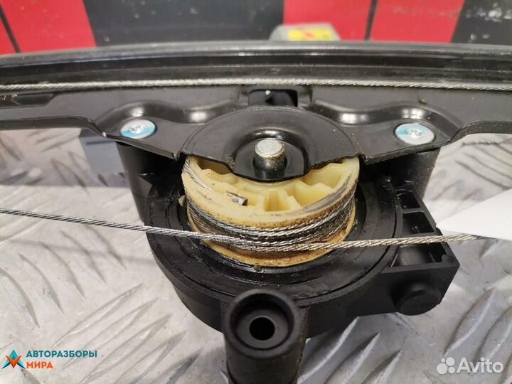 Стеклоподъемник передний правый Lancia Delta 3