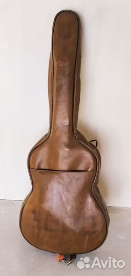 Акустическая гитара