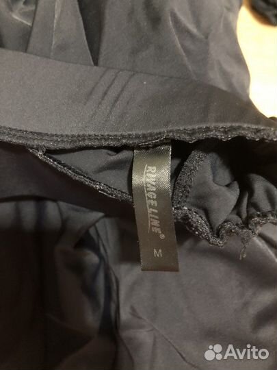 Черный купальник, юбка, чешки