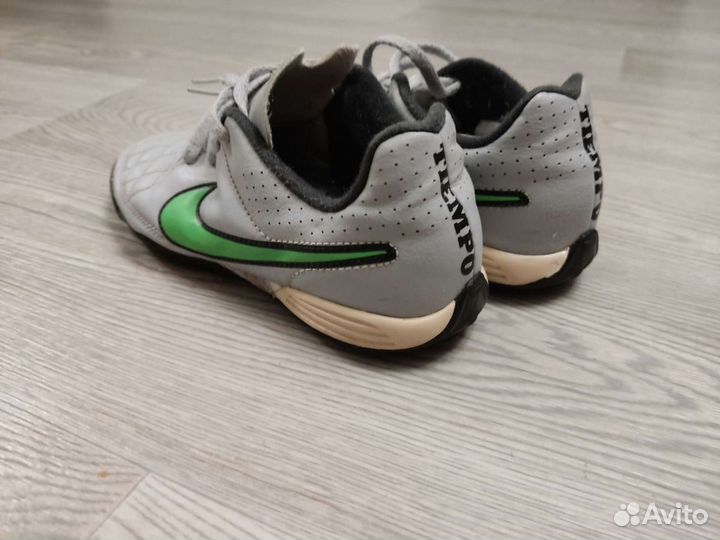 Футзалки nike tempo 35 размер