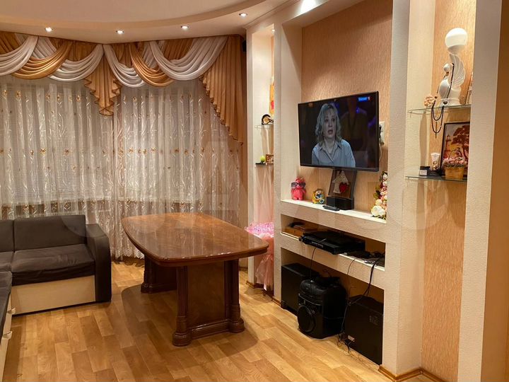 2-к. квартира, 58 м², 3/9 эт.