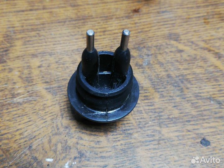 Датчик уровня жидкости стеклоомывателя Ауди Q7